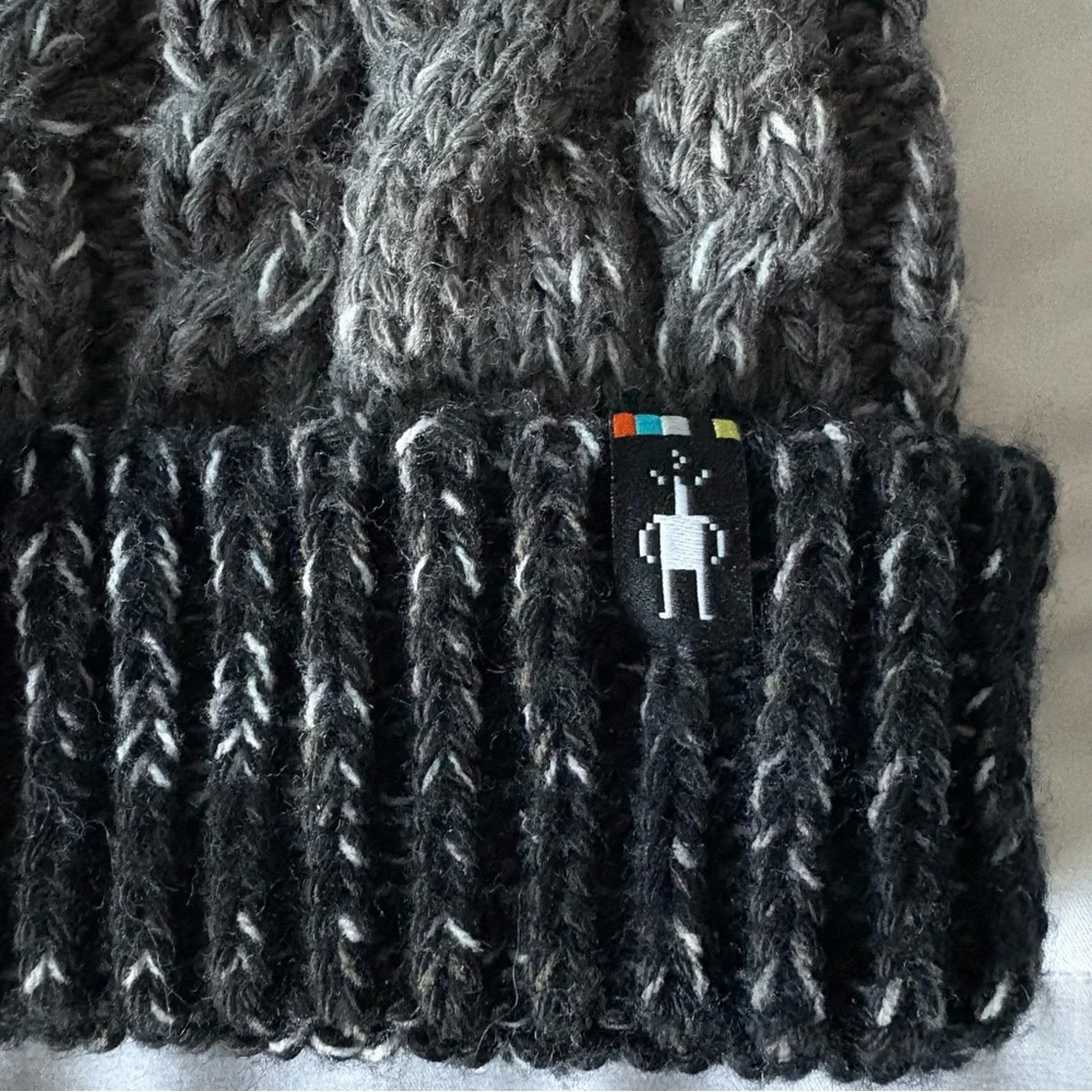 Smartwool Rounded Crown Merino Blend Cable Knit Pompom OS Streetwear Gorpcore